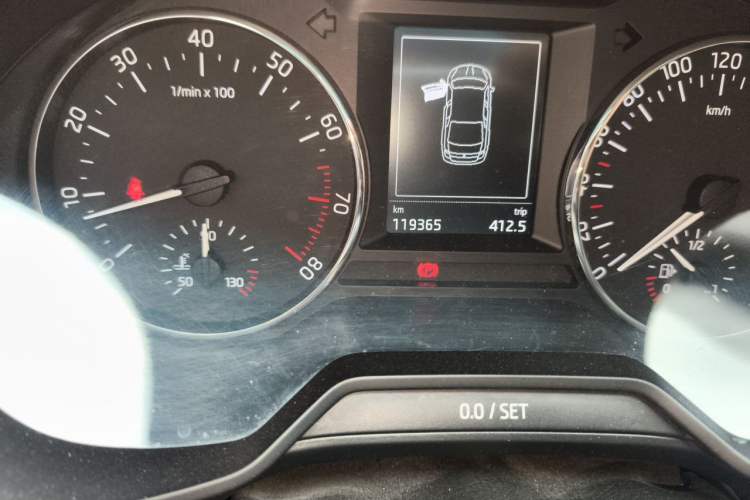 Used Skoda Octavia 2017 1.6L Manual Smart Drive Edition Odometer Close Up