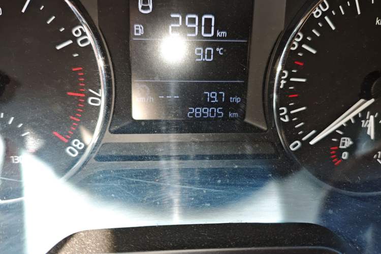 Used Skoda Octavia 2017 1.6L Manual Trend Edition Odometer Close Up