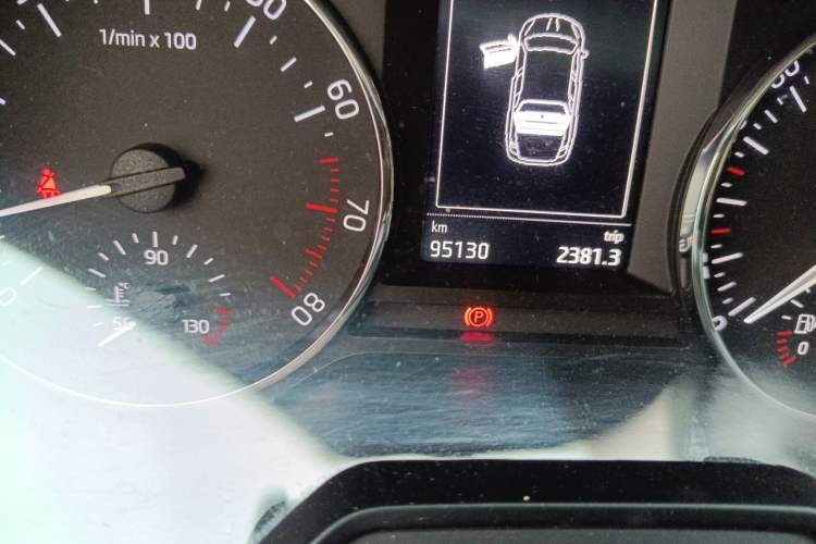 Used Skoda Octavia 2017 1.6L Automatic Smart Drive Edition Odometer Close Up