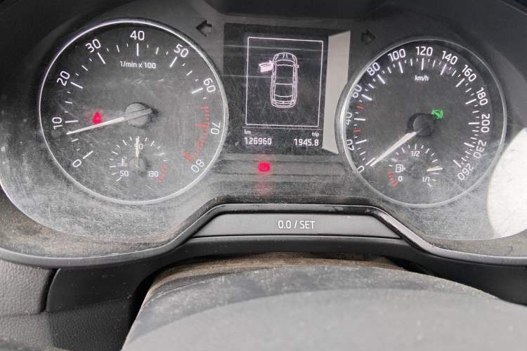 Used Skoda Octavia 2017 1.6L Automatic Smart Drive Edition Odometer Close Up