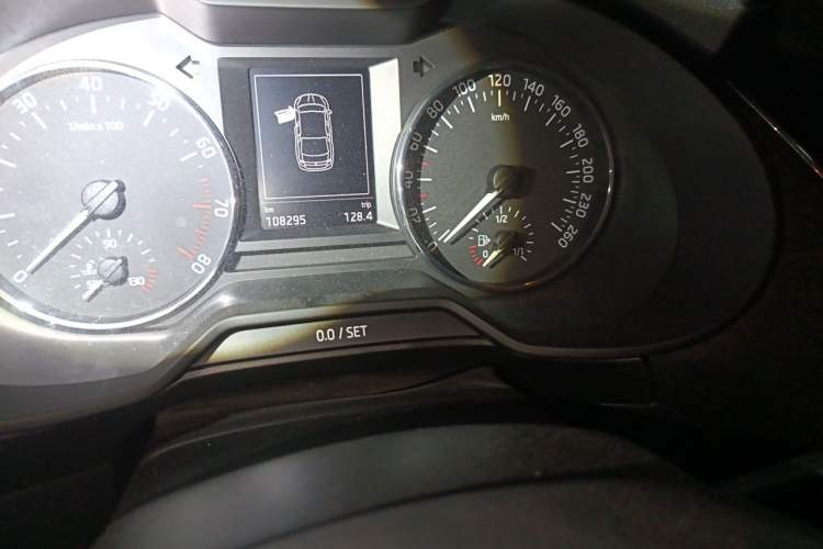 Used Skoda Octavia 2017 1.6L Automatic Smart Drive Edition Odometer Close Up