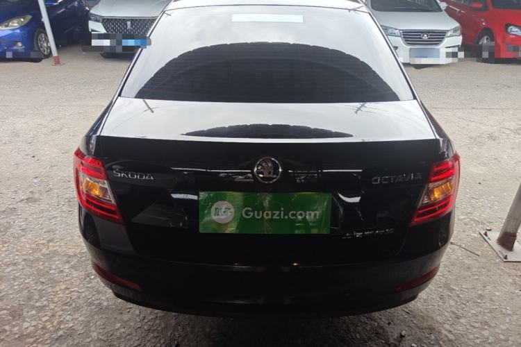 Used Skoda Octavia 2017 Classic Model 1.6L Manual Comfort Edition Rear