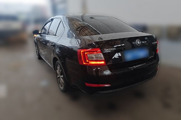 Used Skoda Octavia 2017 Classic Model 1.6L Manual Comfort Edition Rear Left 45 Deg