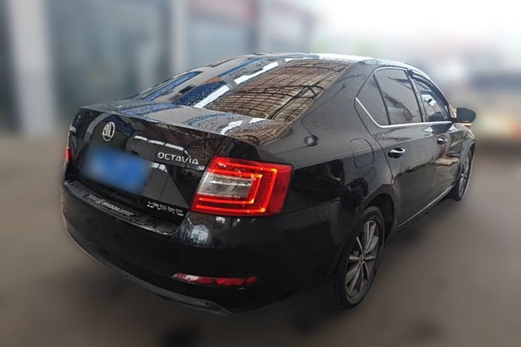 Used Skoda Octavia 2017 Classic Model 1.6L Manual Comfort Edition Rear Right 45 Deg