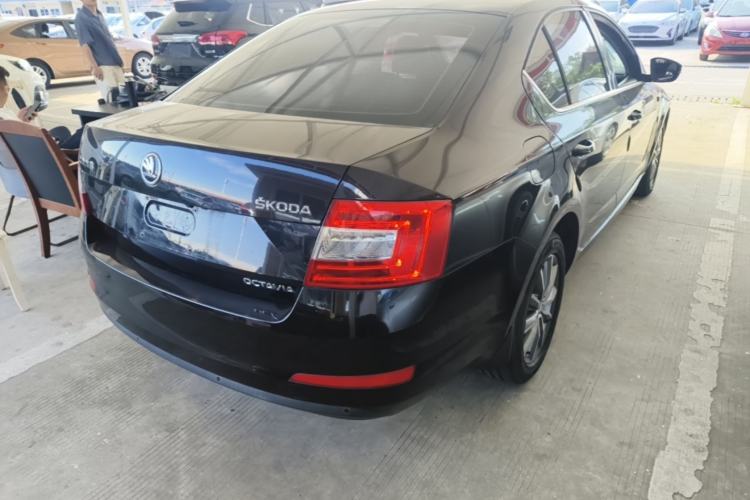 Used Skoda Octavia 2017 1.6L Automatic Chuanxing Edition Rear Right 45 Deg