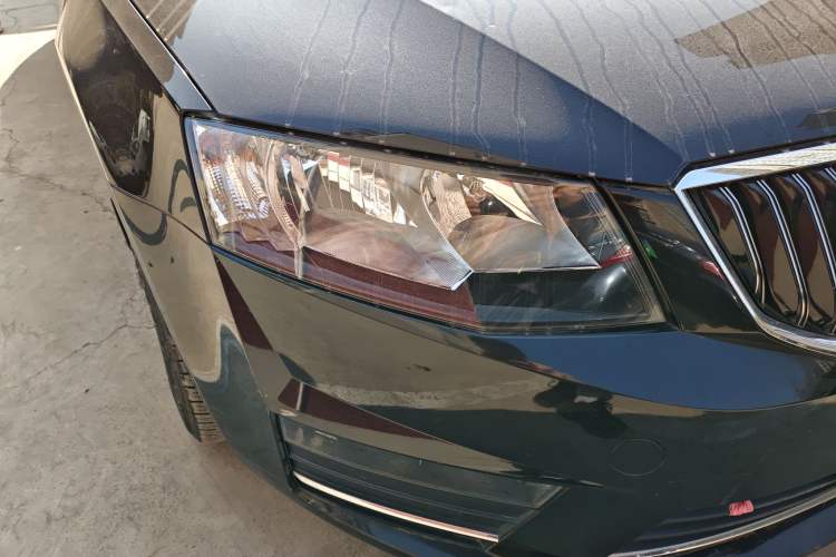 Used Skoda Octavia 2017 1.6L Manual Trend Edition Right Front Headlight