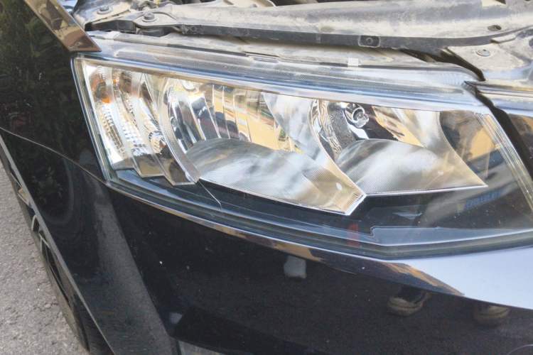 Used Skoda Octavia 2017 TSI280 DSG Smart Drive Edition Right Front Headlight