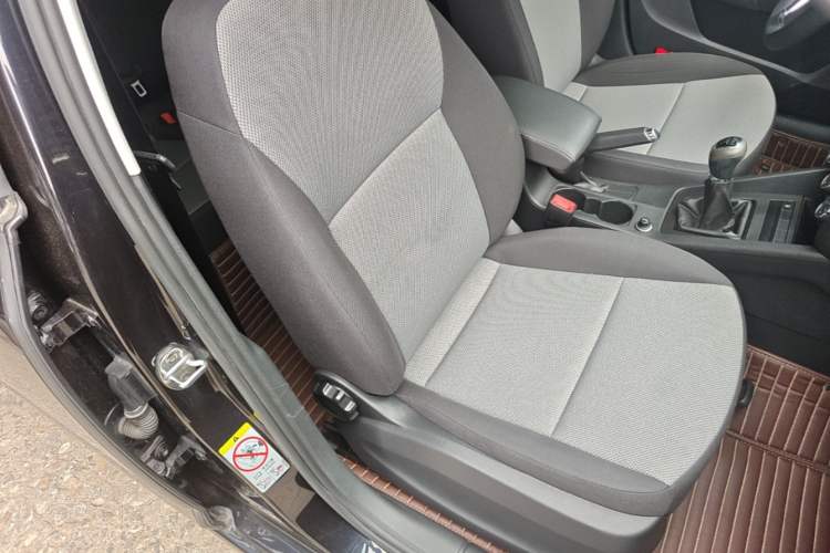 Used Skoda Octavia 2017 Classic Model 1.6L Manual Comfort Edition Right Front Seat