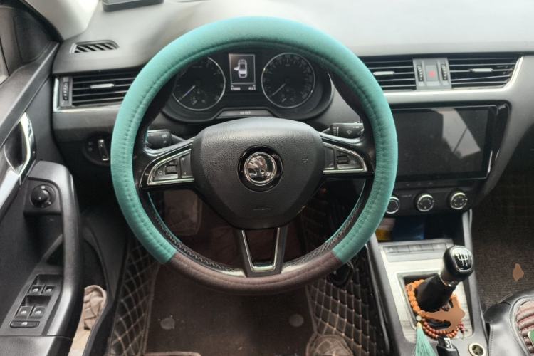 Used Skoda Octavia 2017 1.6L Manual Smart Drive Edition Steering Wheel