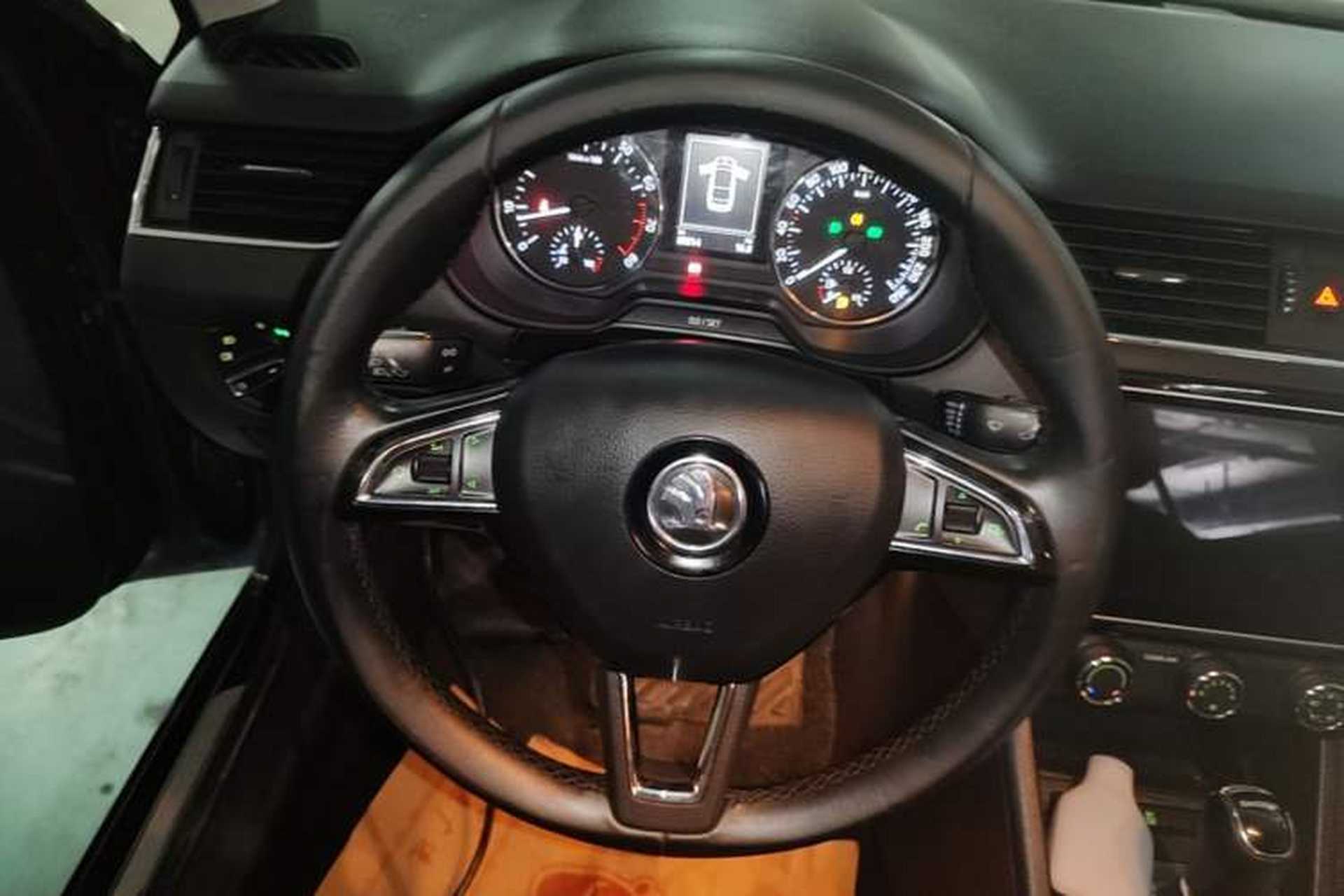 Used Skoda Octavia 2017 1.6L Automatic Smart Drive Edition Steering Wheel