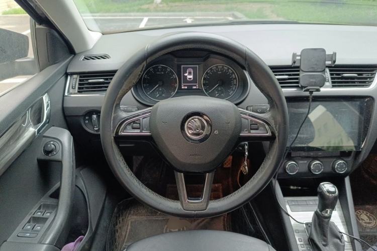 Used Skoda Octavia 2017 1.6L Automatic Smart Drive Edition Steering Wheel