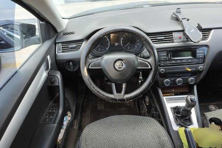 Used Skoda Octavia 2017 1.6L Manual Trend Edition Steering Wheel