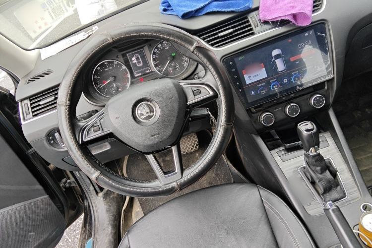 Used Skoda Octavia 2017 1.6L Automatic Smart Drive Edition Steering Wheel