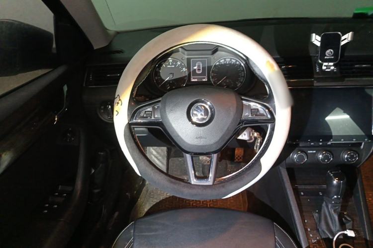 Used Skoda Octavia 2017 1.6L Automatic Smart Drive Edition Steering Wheel