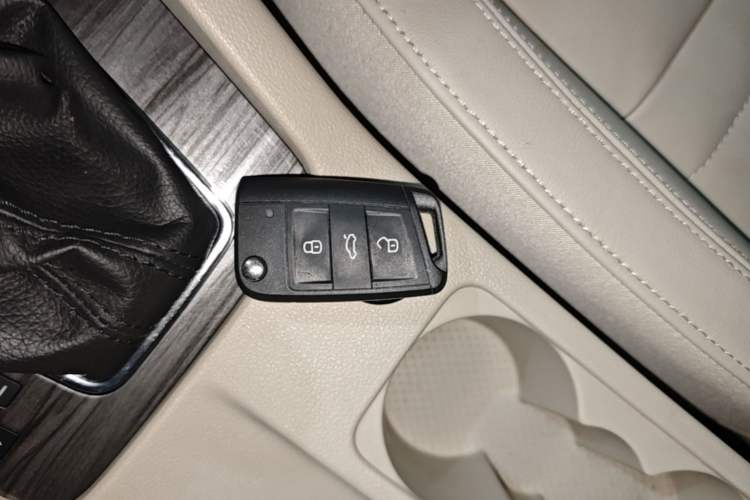 Used Skoda Octavia 2017 1.6L Automatic Smart Drive Edition Vehicle Key