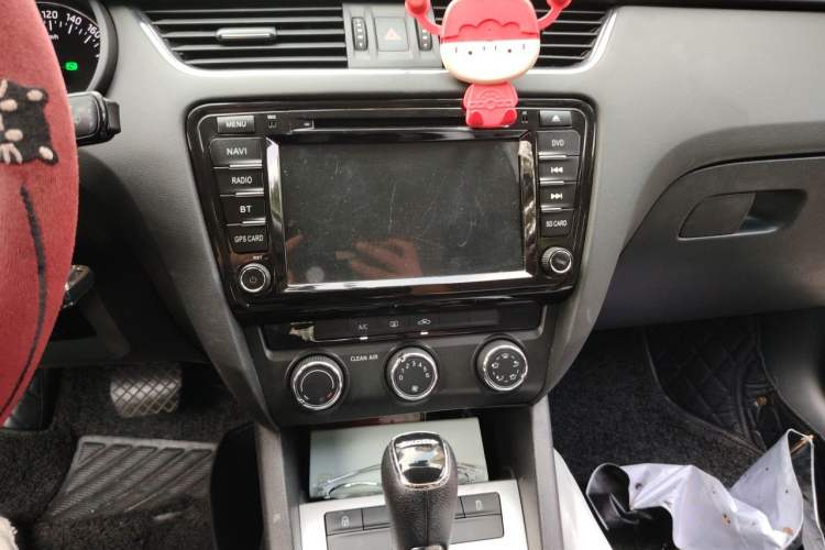 Used Skoda Octavia 2017 1.6L Automatic Chuanxing Edition Audio And AC Panel