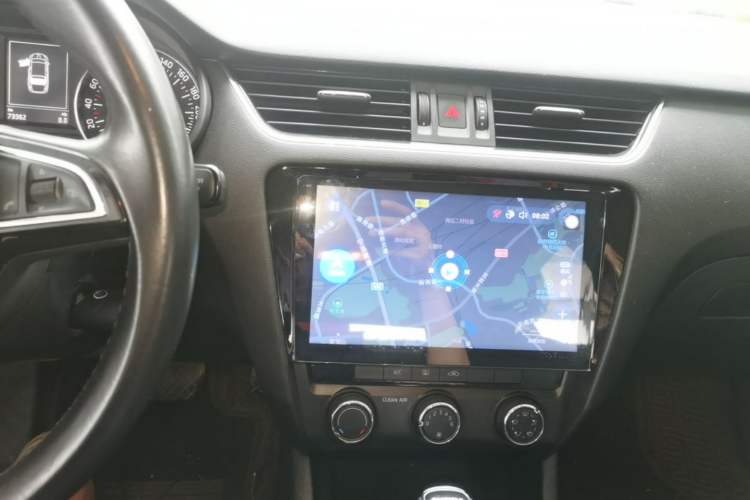 Used Skoda Octavia 2017 1.6L Automatic Smart Drive Edition Audio And AC Panel