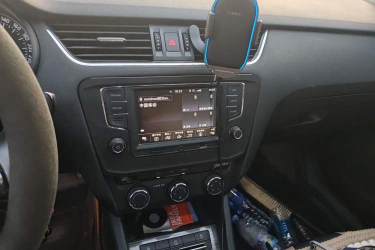 Used Skoda Octavia 2017 1.6L Manual Smart Drive Edition Audio And AC Panel