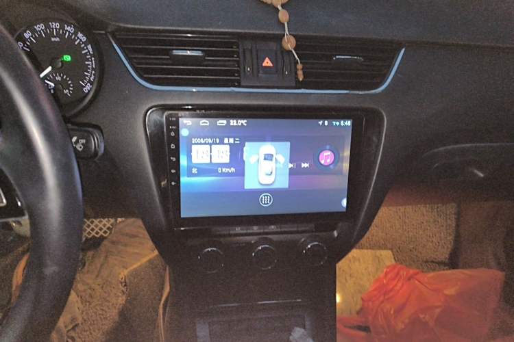 Used Skoda Octavia 2017 1.6L Automatic Smart Drive Edition Audio And AC Panel