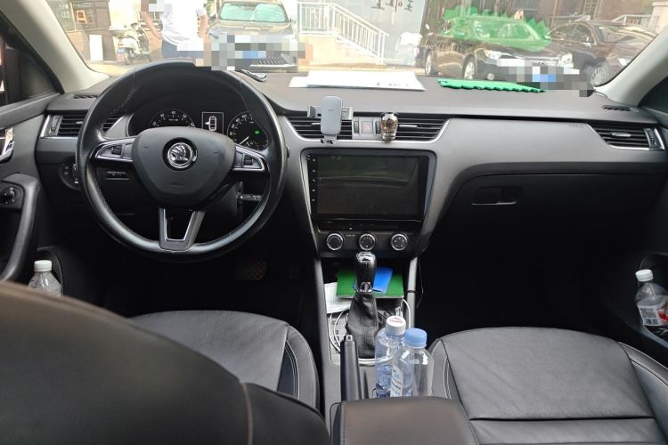 Used Skoda Octavia 2017 1.6L Automatic Chuanxing Edition Center Console