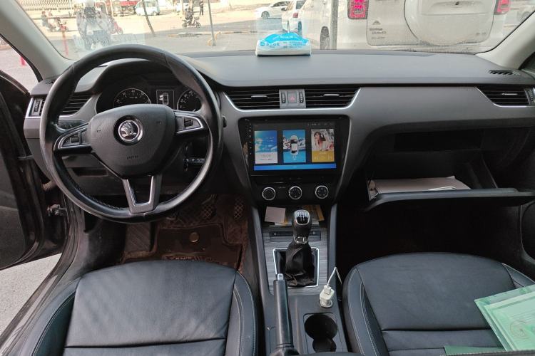 Used Skoda Octavia 2017 1.6L Manual Smart Drive Edition Center Console