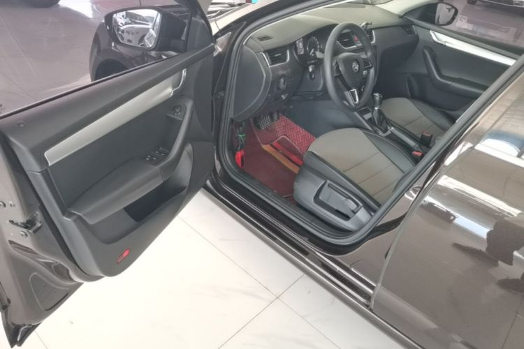 Used Skoda Octavia 2017 1.6L Automatic Chuanxing Edition Driver Seat
