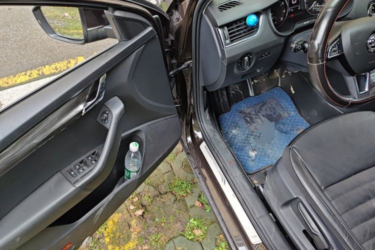 Used Skoda Octavia 2017 1.6L Automatic Smart Drive Edition Driver Seat