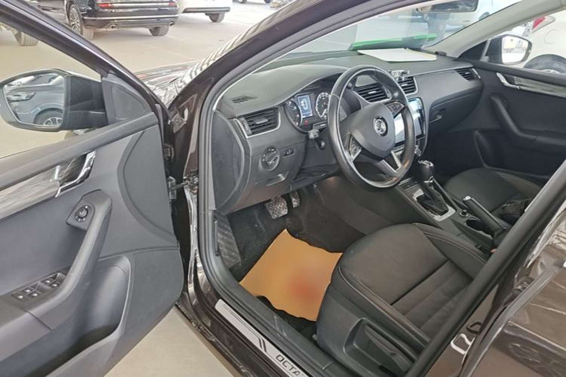 Used Skoda Octavia 2017 1.6L Automatic Smart Drive Edition Driver Seat