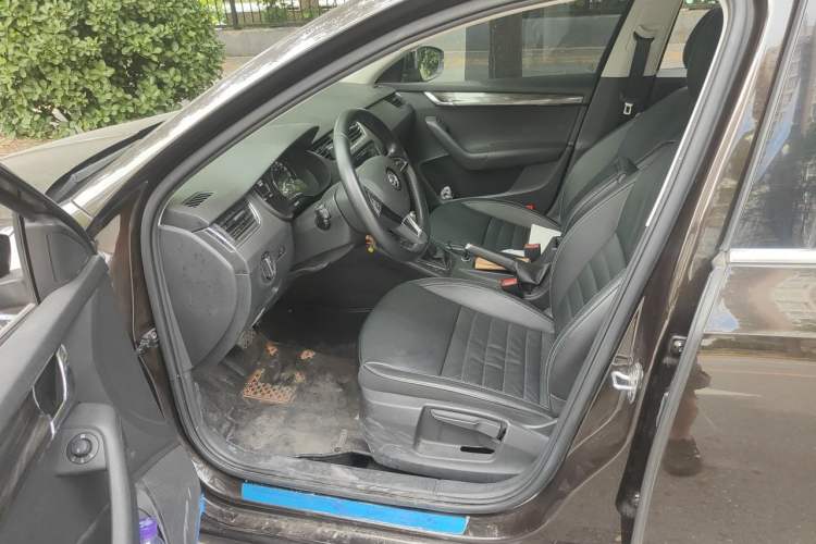 Used Skoda Octavia 2017 TSI280 DSG Smart Drive Edition Driver Seat