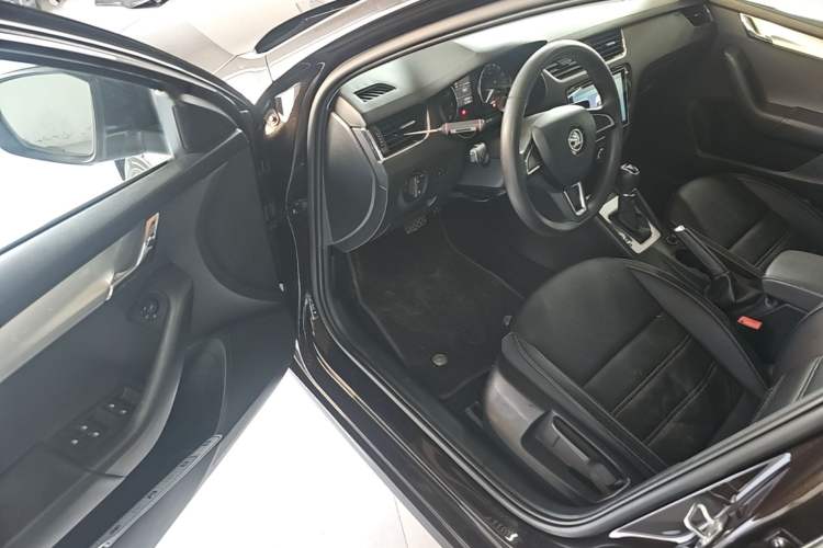 Used Skoda Octavia 2017 1.6L Automatic Chuanxing Edition Driver Seat