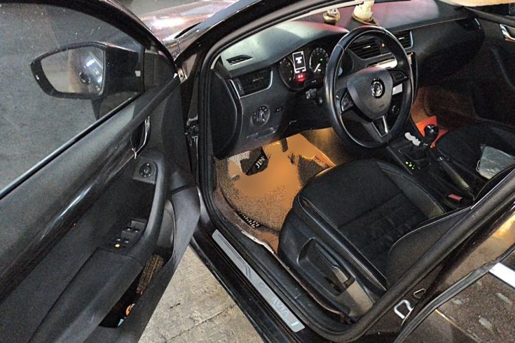 Used Skoda Octavia 2017 1.6L Automatic Smart Drive Edition Driver Seat