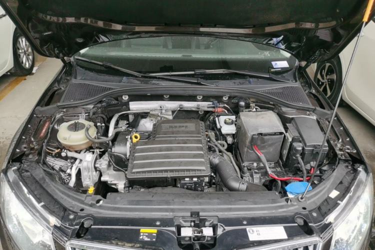 Used Skoda Octavia 2017 1.6L Automatic Smart Drive Edition Engine Bay