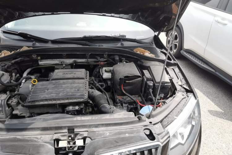 Used Skoda Octavia 2017 1.6L Automatic Smart Drive Edition Engine Bay Left