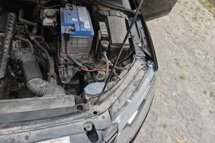 Used Skoda Octavia 2017 1.6L Automatic Chuanxing Edition Engine Bay Left