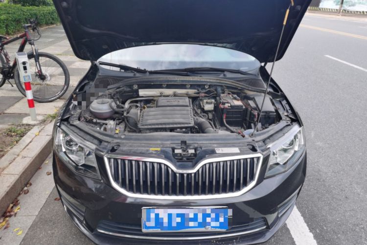Used Skoda Octavia 2017 1.6L Automatic Chuanxing Edition Engine Bay