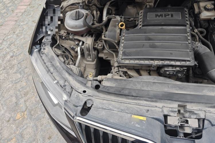Used Skoda Octavia 2017 1.6L Automatic Chuanxing Edition Engine Bay Right