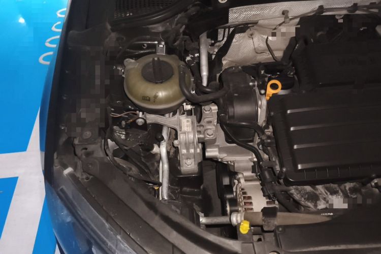 Used Skoda Octavia 2017 1.6L Manual Smart Drive Edition Engine Bay Right