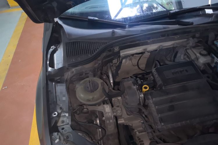 Used Skoda Octavia 2017 1.6L Automatic Smart Drive Edition Engine Bay Right