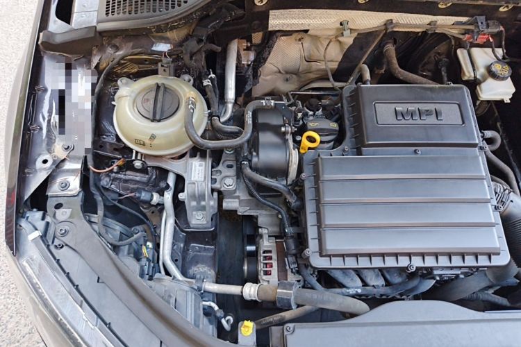 Used Skoda Octavia 2017 1.6L Manual Smart Drive Edition Engine Bay Right