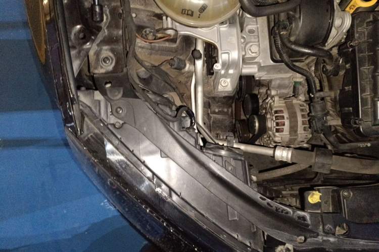 Used Skoda Octavia 2017 1.6L Automatic Chuanxing Edition Engine Bay Right