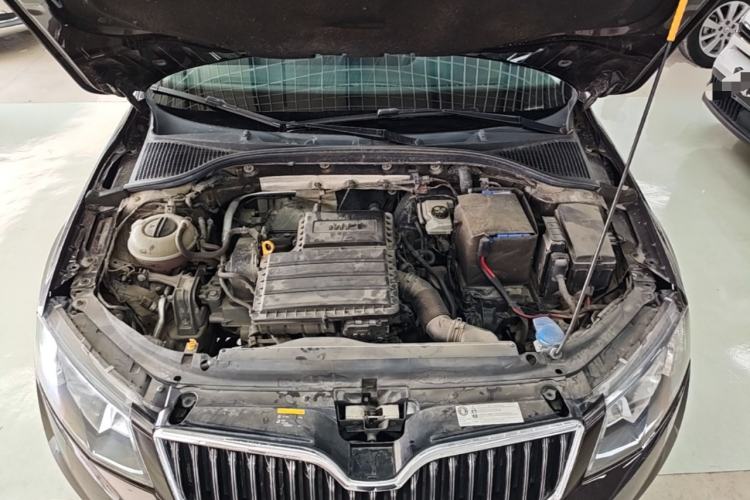Used Skoda Octavia 2017 Classic Model 1.6L Automatic Comfort Edition Engine Bay