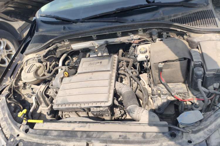 Used Skoda Octavia 2017 1.6L Automatic Chuanxing Edition Engine Bay