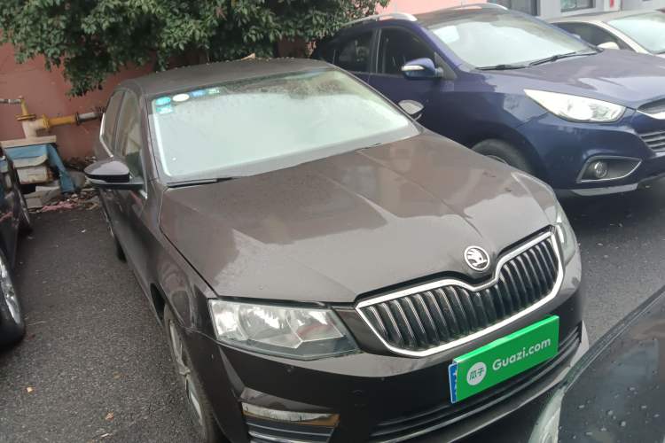 Used Skoda Octavia 2017 Classic Model 1.6L Automatic Comfort Edition Exterior 1