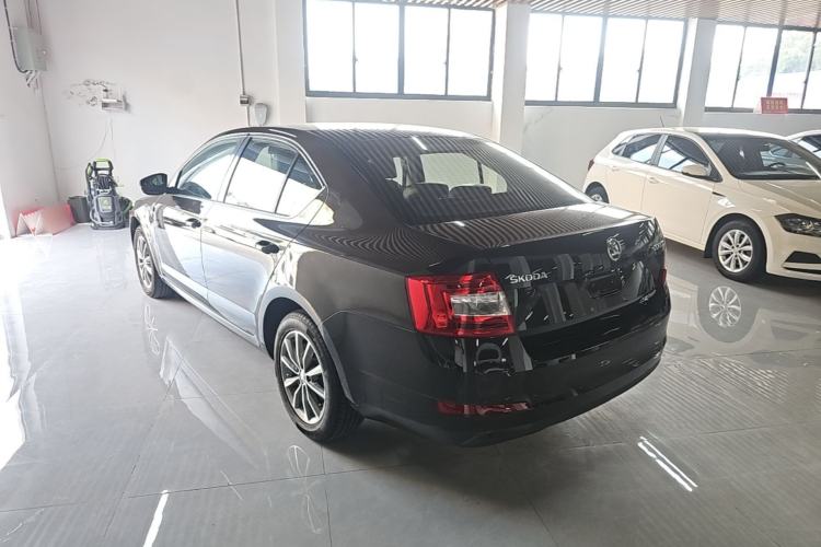 Used Skoda Octavia 2017 1.6L Automatic Chuanxing Edition Exterior 2