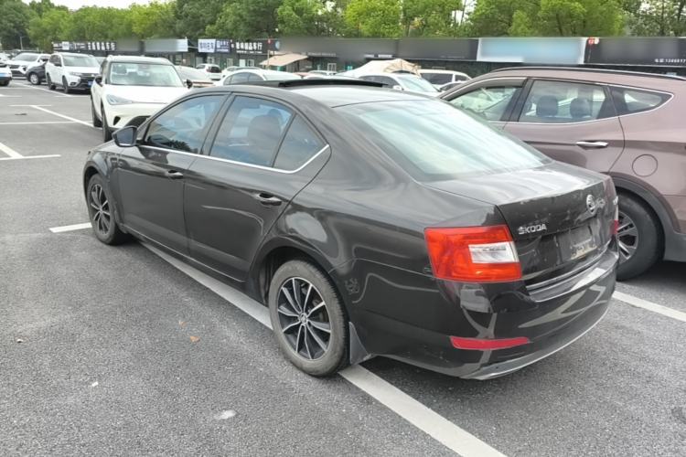 Used Skoda Octavia 2017 1.6L Automatic Smart Drive Edition Exterior 2
