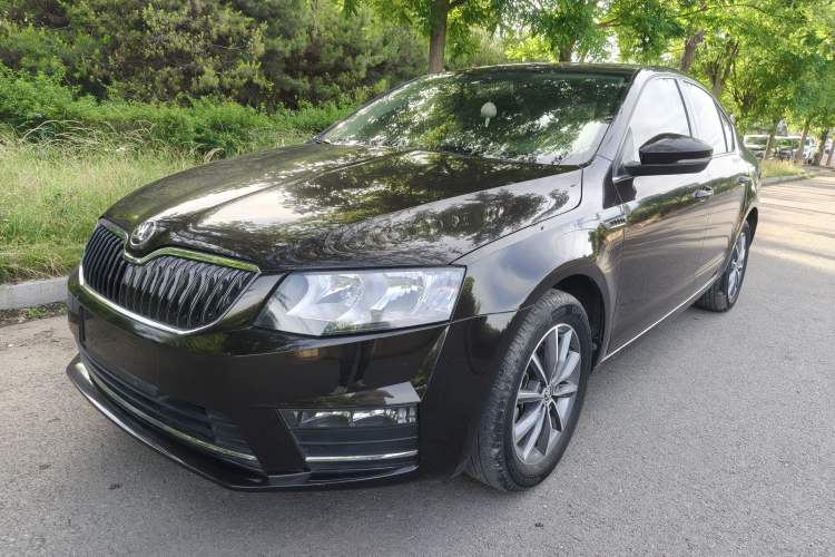 Used Skoda Octavia 2017 1.6L Manual Trend Edition Exterior 3