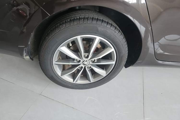 Used Skoda Octavia 2017 1.6L Automatic Chuanxing Edition Exterior 5