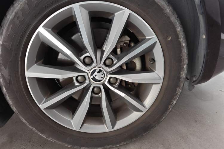 Used Skoda Octavia 2017 1.6L Automatic Chuanxing Edition Exterior 7