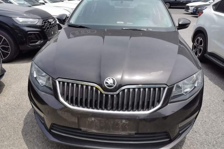 Used Skoda Octavia 2017 1.6L Automatic Smart Drive Edition Front