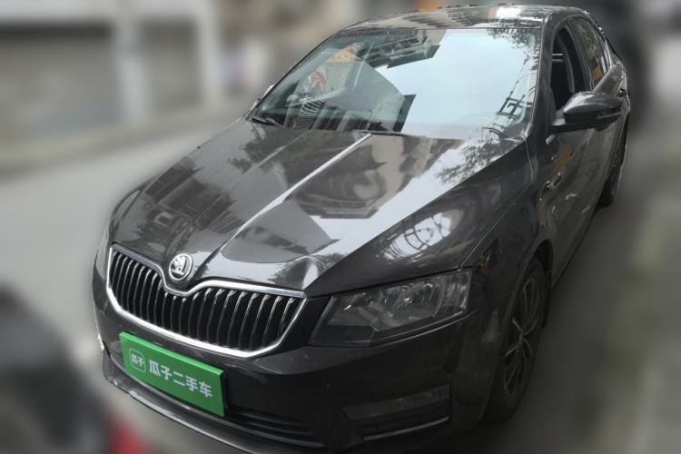 Used Skoda Octavia 2017 1.6L Automatic Smart Drive Edition Front
